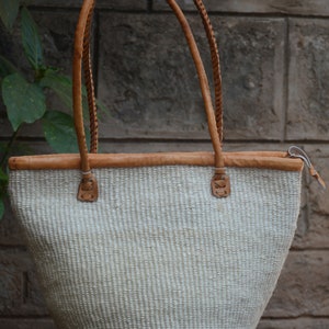 White Sisal Handwoven Zipped Bag | Kiondo Bag