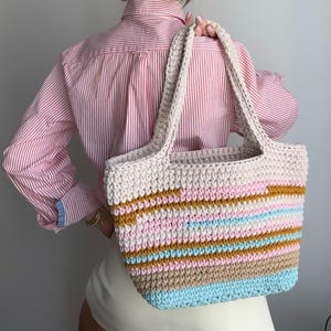 Large crochet bag for the beach, shopping, walking. Handmade shoulder tote bag for women. Unique birthday present for mom. Bag with pattern